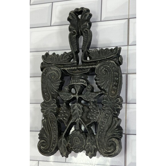 Vtg Wilton Black Cast Iron Trivet Grapes Leafs Scroll Design Metal Kitchen Decor - Picture 2 of 10